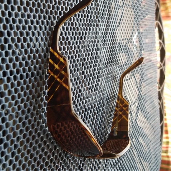 Vintage Burberry sunglasses - Picture 6 of 8